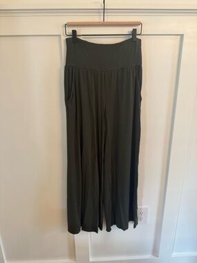 Kindred Bravely Olive Wide-Leg Knit Pants with Pockets